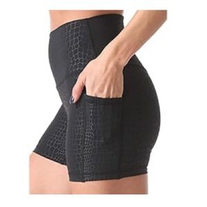 Sunzel Women's Black Subtle Snake Paterned Bike Shorts Pockets both sides